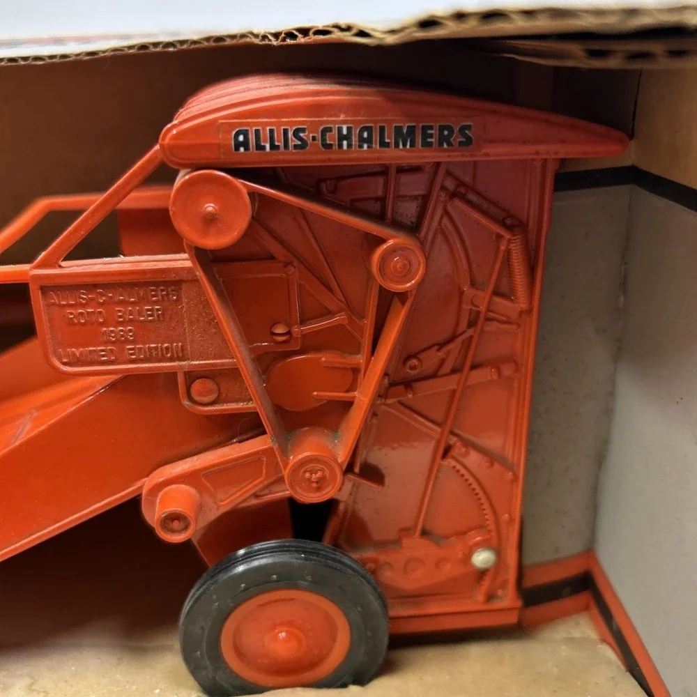 Ertl Allis-Chalmers Roto Baler 1/16 Diecast Orange 1244 1988 USA Special Edition
